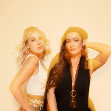 Maddie & Tae